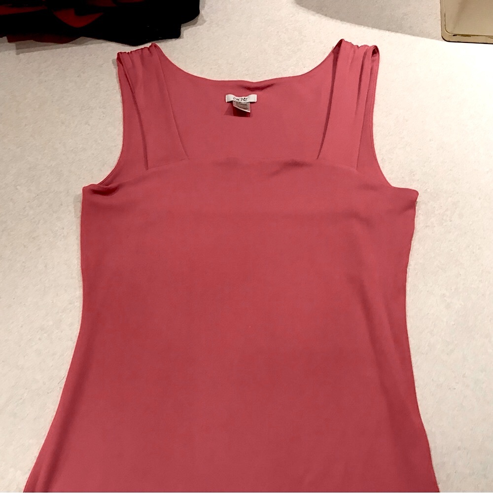 Cache Sleeveless Pink Top. M.